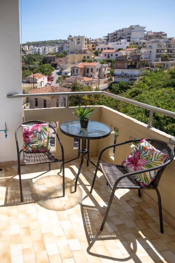 Studio 71!Charming Flat In Chania Hriszí Aktí Haniá Kültér fotó