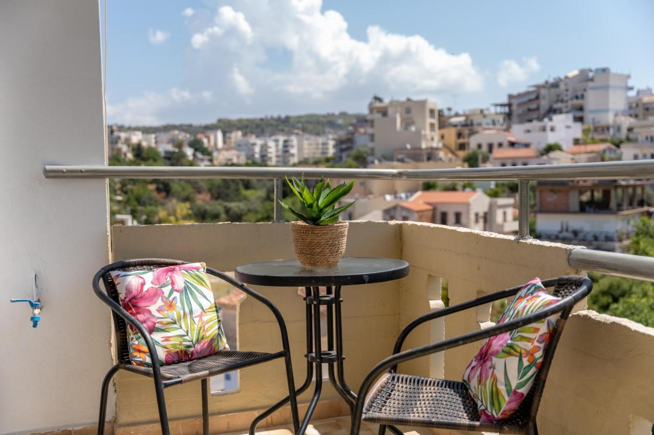 Studio 71!Charming Flat In Chania Hriszí Aktí Haniá Kültér fotó
