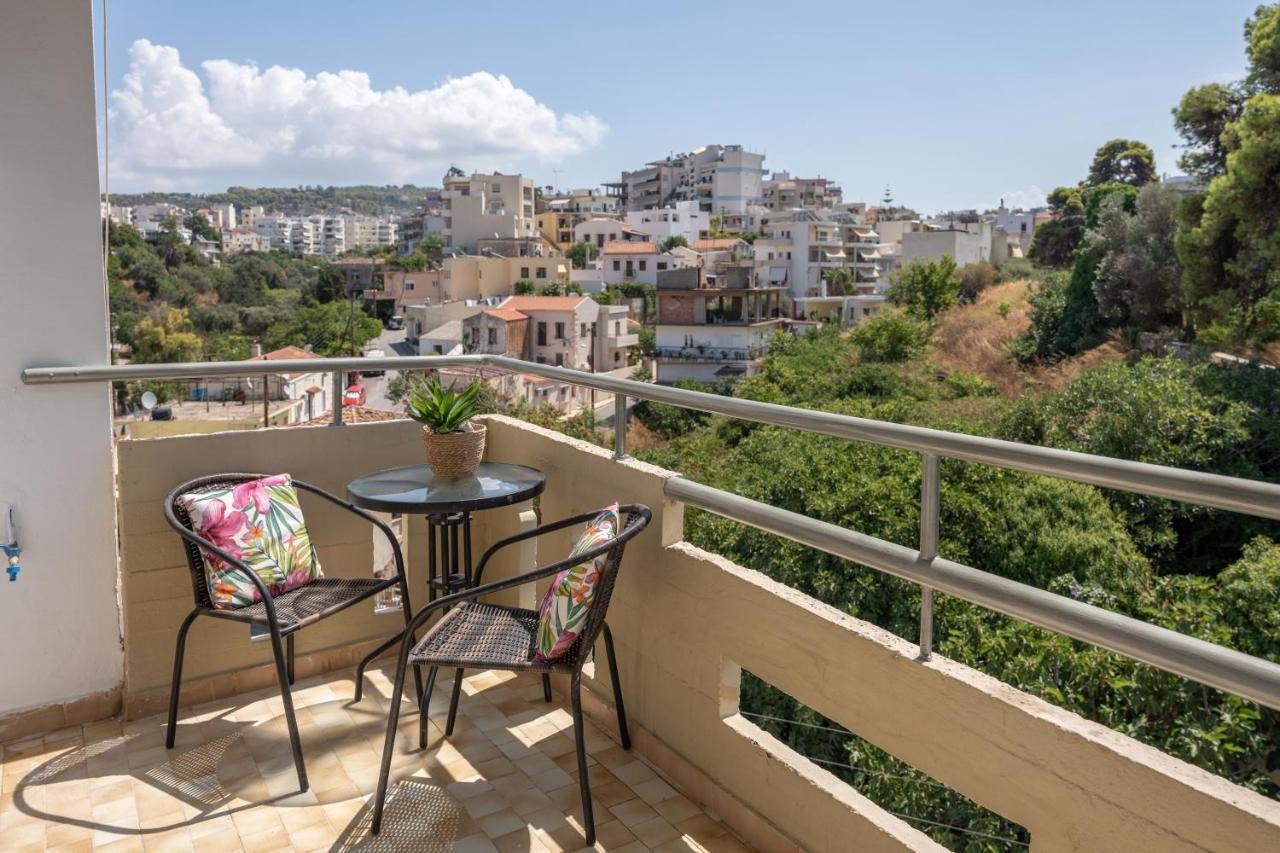 Studio 71!Charming Flat In Chania Hriszí Aktí Haniá Kültér fotó